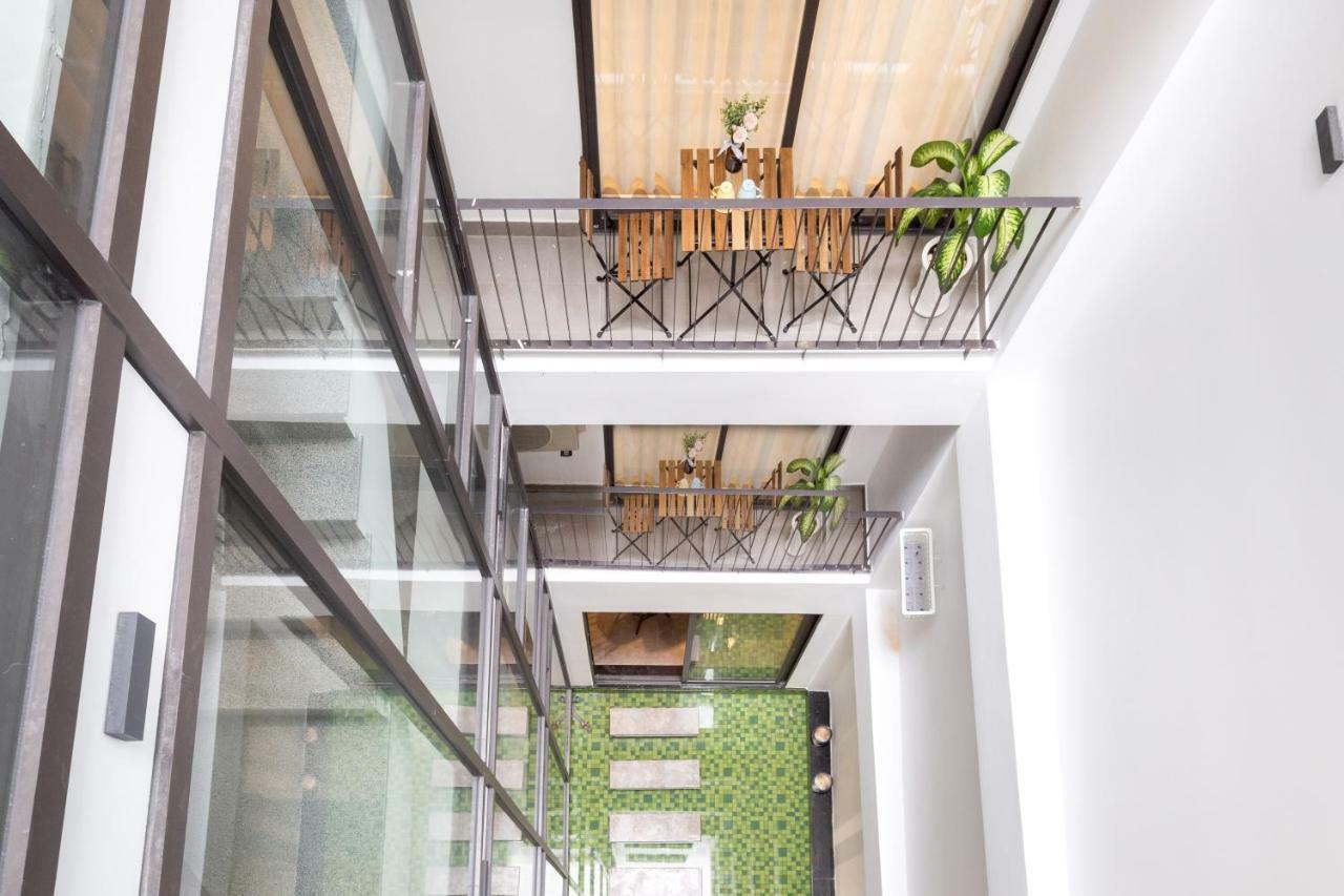 Cozrum Homes - Premier Residence Ho Chi Minh City Bagian luar foto