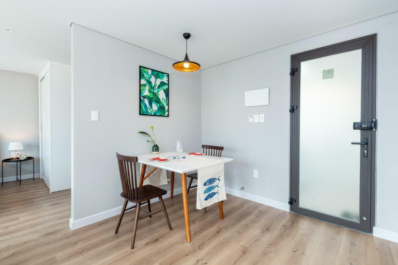Cozrum Homes - Premier Residence Ho Chi Minh City Bagian luar foto