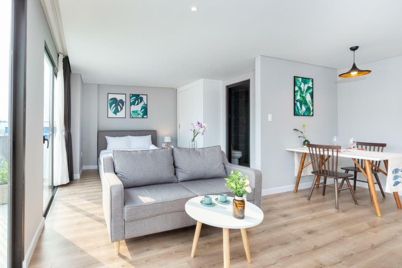 Cozrum Homes - Premier Residence Ho Chi Minh City Bagian luar foto